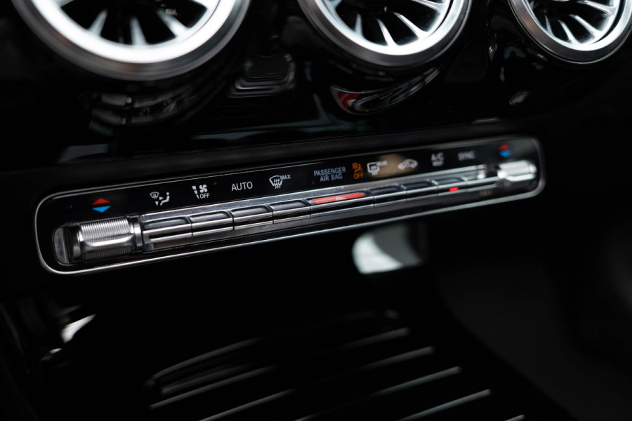 Mercedes-Benz A-Klasse A180 d Launch Edition Premium Plus | Pano|Cameleon Folie|Ambient