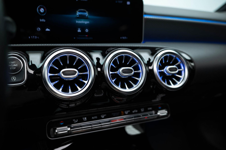 Mercedes-Benz A-Klasse A180 d Launch Edition Premium Plus | Pano|Cameleon Folie|Ambient
