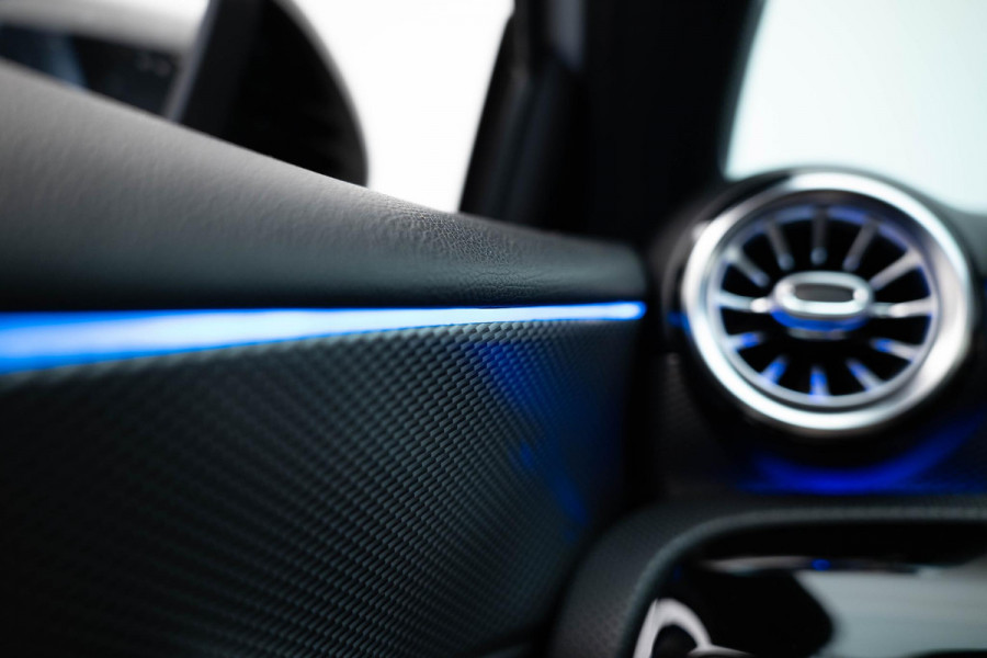 Mercedes-Benz A-Klasse A180 d Launch Edition Premium Plus | Pano|Cameleon Folie|Ambient