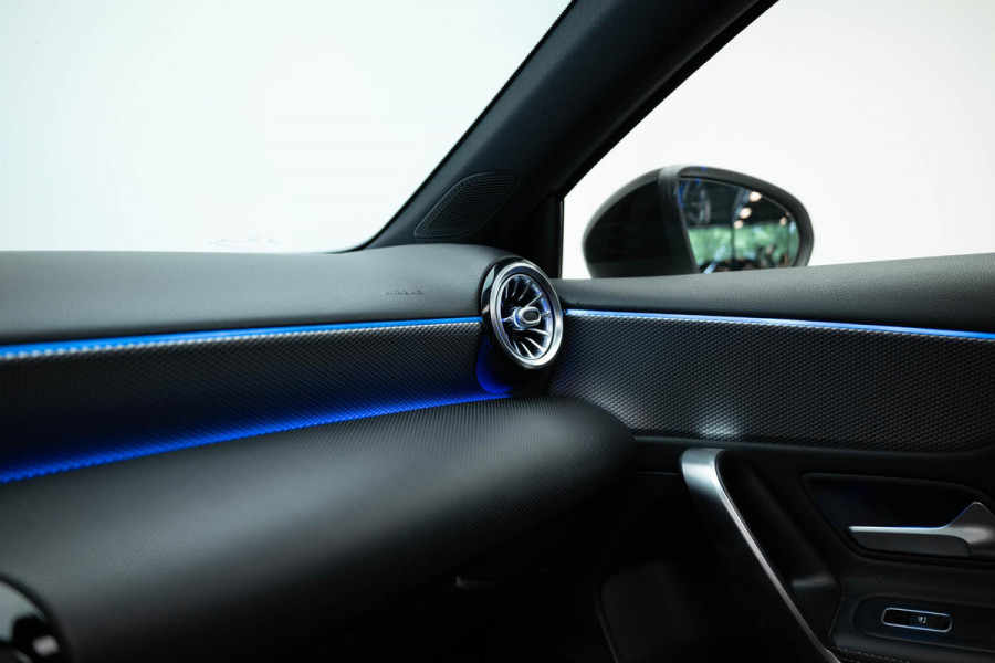 Mercedes-Benz A-Klasse A180 d Launch Edition Premium Plus | Pano|Cameleon Folie|Ambient