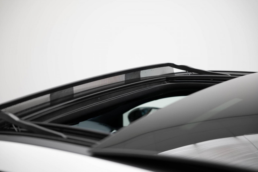 Mercedes-Benz A-Klasse A180 d Launch Edition Premium Plus | Pano|Cameleon Folie|Ambient