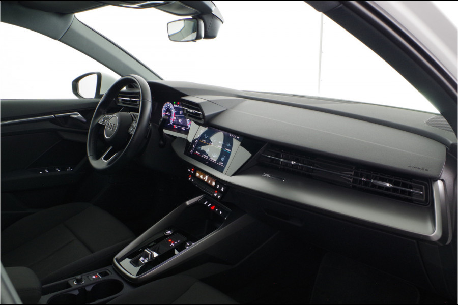 Audi A3 Sportback 35 TFSI Business edition 150pk/Nieuw type/Keyless/Trekhaak/Full-LED/Stoelverwarming...