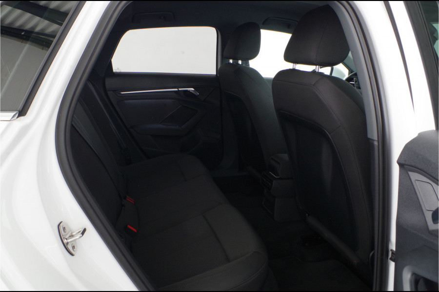 Audi A3 Sportback 35 TFSI Business edition 150pk/Nieuw type/Keyless/Trekhaak/Full-LED/Stoelverwarming...