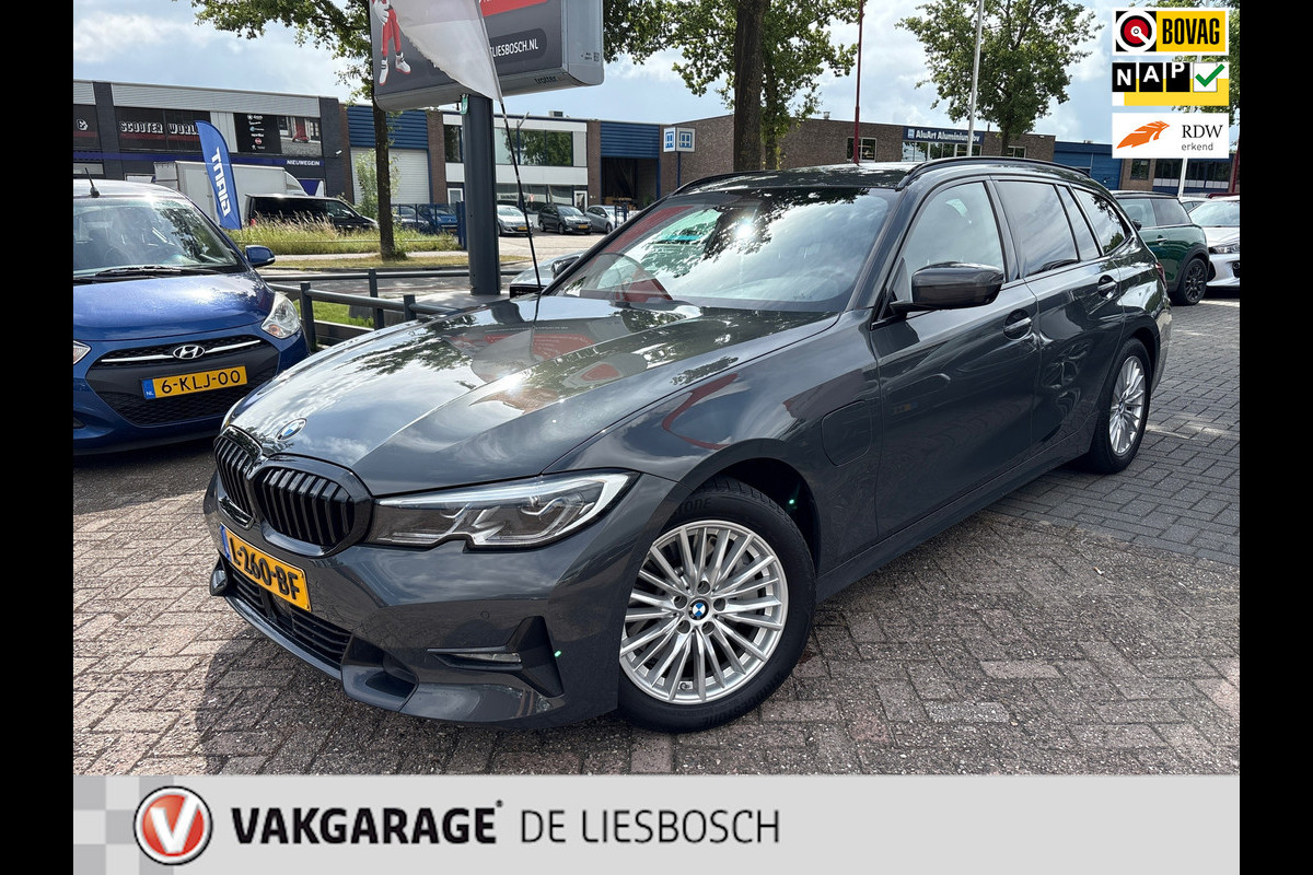 BMW 3 Serie Touring 330e High Executive / individual / sport line / leer / navi / camera / orig ned. BMW 3 Serie Touring 330e High Executive / individual / sport line / leer / navi / camera / orig ned.