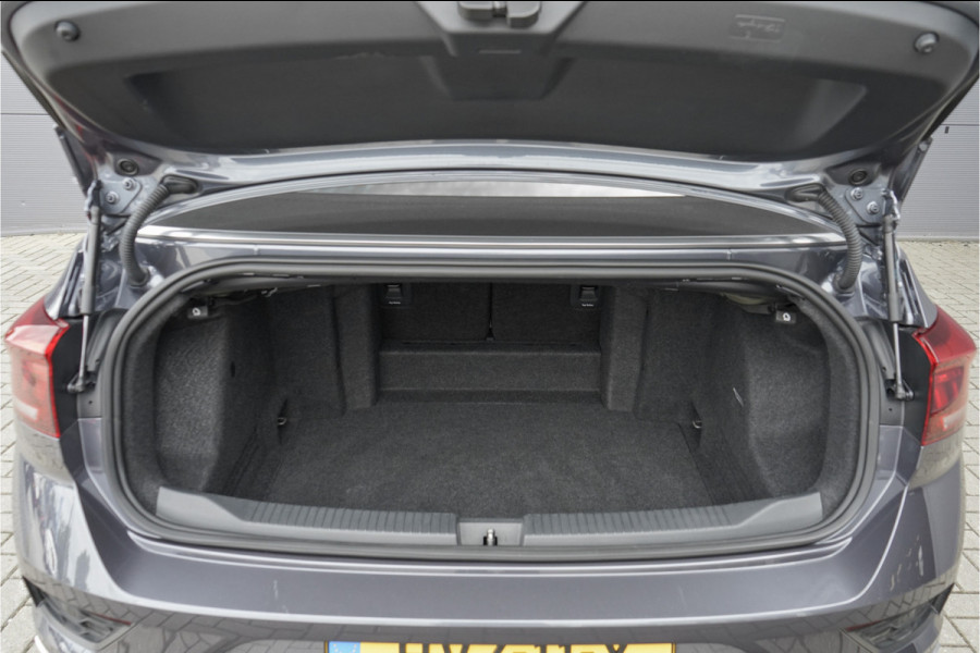 Volkswagen T-Roc Cabrio 1.5 TSI R-Line ACC CarPlay Virtual Cockpit 18"