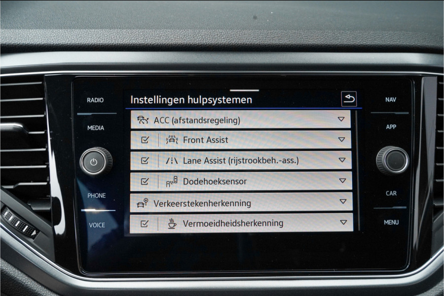 Volkswagen T-Roc Cabrio 1.5 TSI R-Line ACC CarPlay Virtual Cockpit 18"
