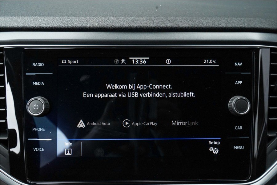 Volkswagen T-Roc Cabrio 1.5 TSI R-Line ACC CarPlay Virtual Cockpit 18"
