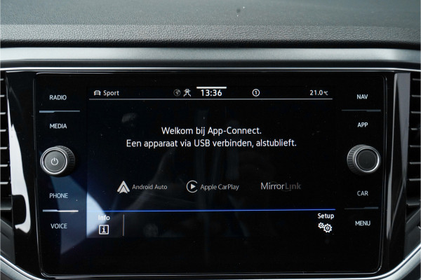 Volkswagen T-Roc Cabrio 1.5 TSI R-Line ACC CarPlay Virtual Cockpit 18"