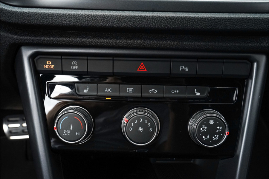 Volkswagen T-Roc Cabrio 1.5 TSI R-Line ACC CarPlay Virtual Cockpit 18"