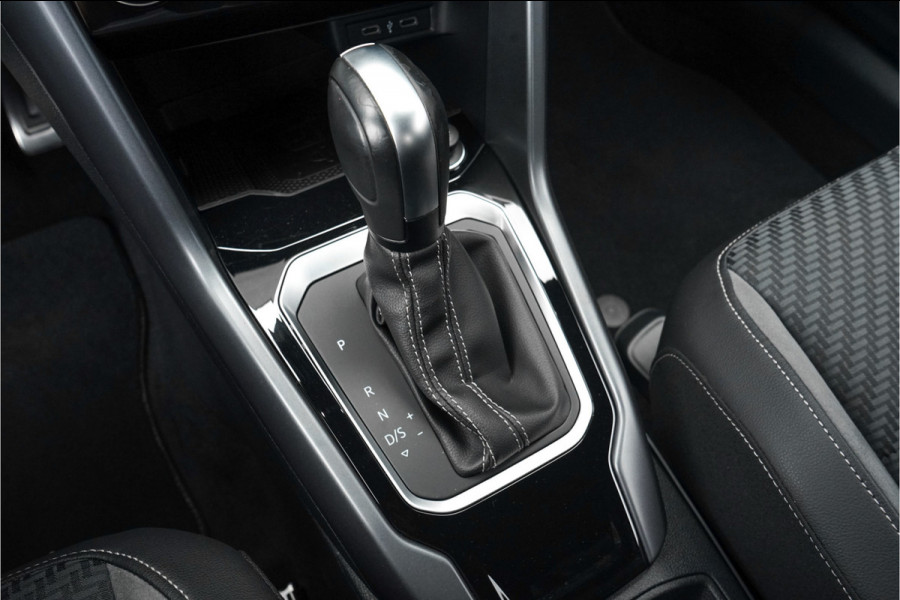 Volkswagen T-Roc Cabrio 1.5 TSI R-Line ACC CarPlay Virtual Cockpit 18"