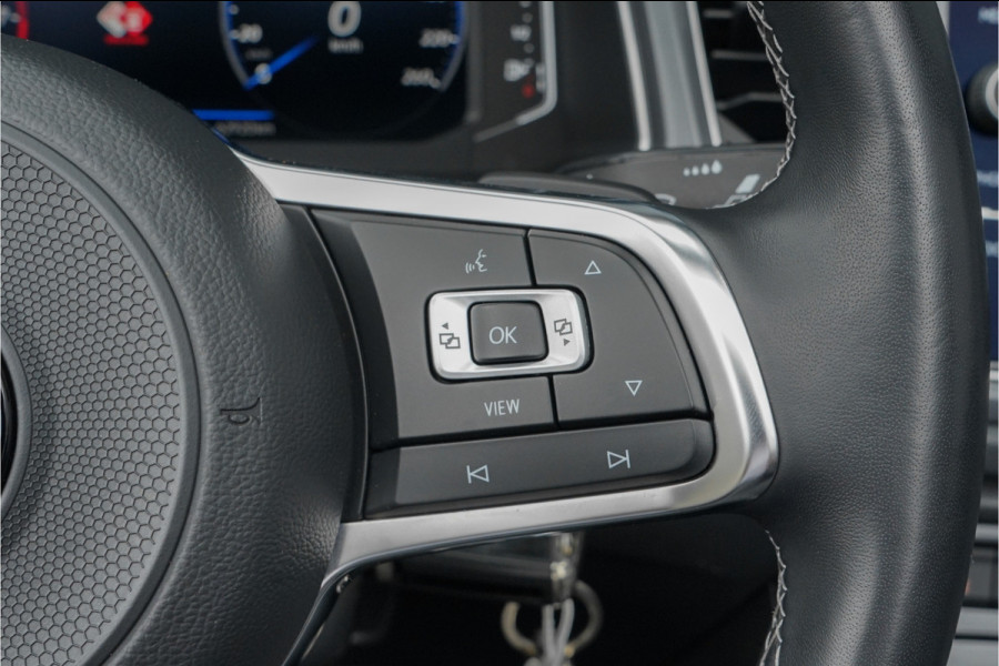Volkswagen T-Roc Cabrio 1.5 TSI R-Line ACC CarPlay Virtual Cockpit 18"