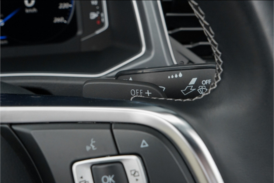Volkswagen T-Roc Cabrio 1.5 TSI R-Line ACC CarPlay Virtual Cockpit 18"