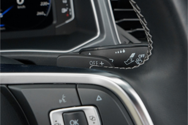 Volkswagen T-Roc Cabrio 1.5 TSI R-Line ACC CarPlay Virtual Cockpit 18"