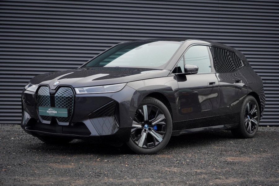 BMW iX xDrive40 Excellence 77 kWh / M-Sportpakket / Pano / Trekhaak