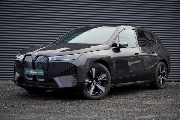 BMW iX xDrive40 Excellence 77 kWh / M-Sportpakket / Pano / Trekhaak