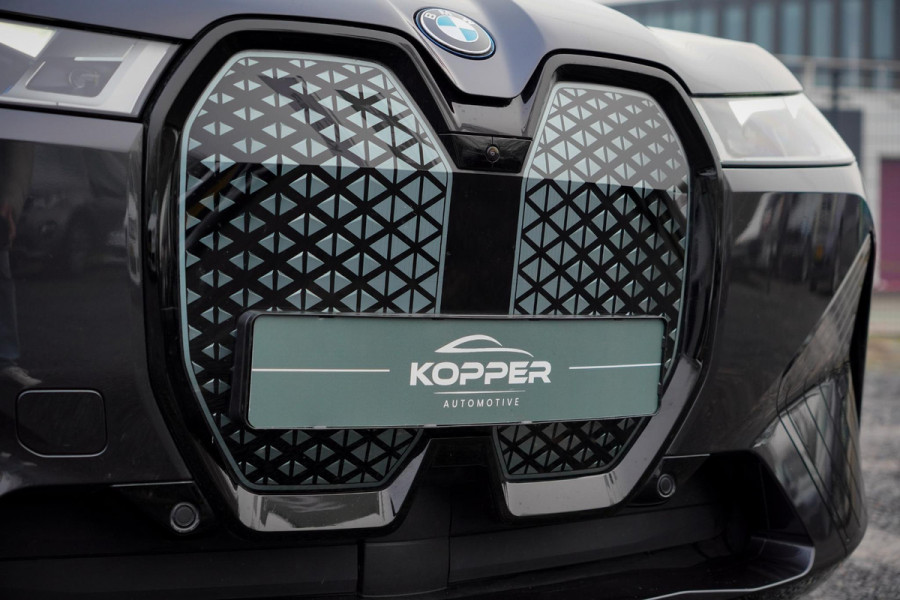 BMW iX xDrive40 Excellence 77 kWh / M-Sportpakket / Pano / Trekhaak