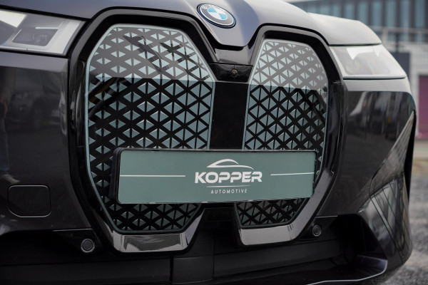 BMW iX xDrive40 Excellence 77 kWh / M-Sportpakket / Pano / Trekhaak