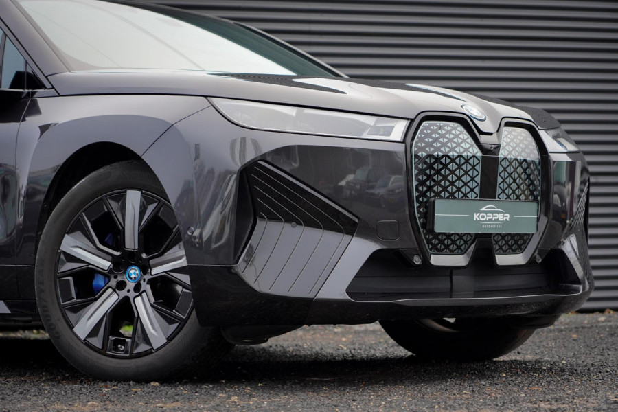 BMW iX xDrive40 Excellence 77 kWh / M-Sportpakket / Pano / Trekhaak
