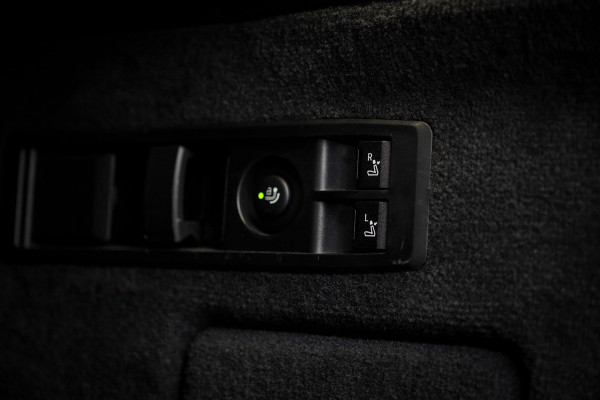 BMW iX xDrive40 Excellence 77 kWh / M-Sportpakket / Pano / Trekhaak