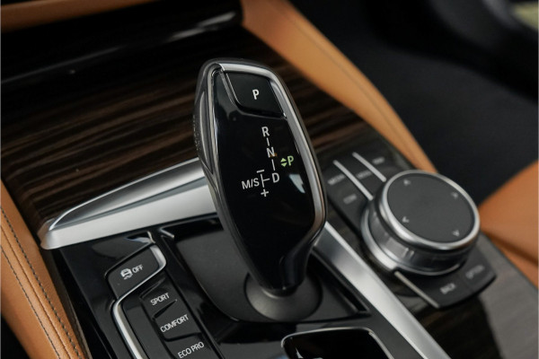 BMW 5 Serie 530i High Ex Luxury Schuifdak Comfortstoel Navi Trekhaak Camera