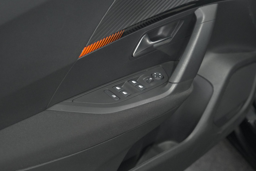 Peugeot 2008 PureTech 130 Allure | Camera | Apple Carplay | Parkeersensoren