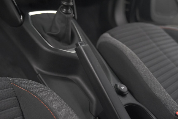 Peugeot 2008 PureTech 130 Allure | Camera | Apple Carplay | Parkeersensoren