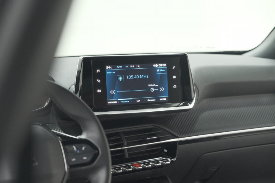 Peugeot 2008 PureTech 130 Allure | Camera | Apple Carplay | Parkeersensoren