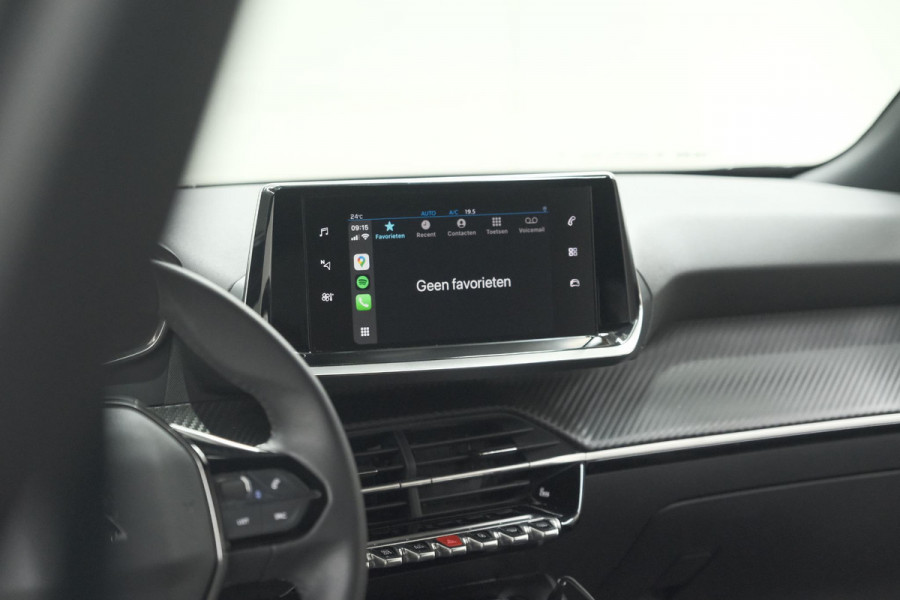 Peugeot 2008 PureTech 130 Allure | Camera | Apple Carplay | Parkeersensoren