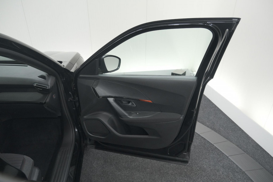 Peugeot 2008 PureTech 130 Allure | Camera | Apple Carplay | Parkeersensoren