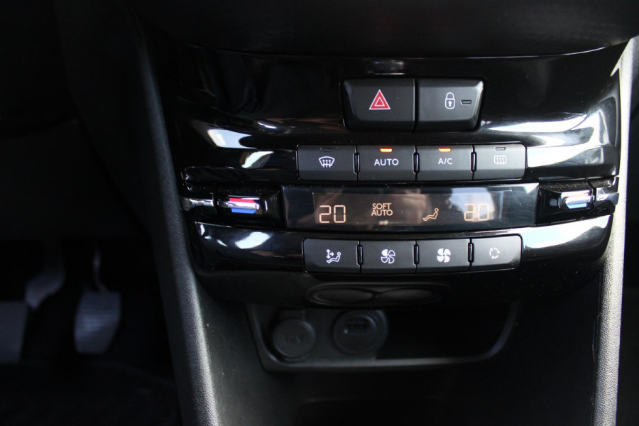 Peugeot 2008 1.2 130PK ALLURE | AFNEEMBARE TREKHAAK | APPLE CARPLAY/ANDROID AUTO | ALL SEASON BANDEN | GRIPP CONTROL | CRUISE CONTROL | CLIMATE CONTROL | LICHTMETALEN VELGEN |