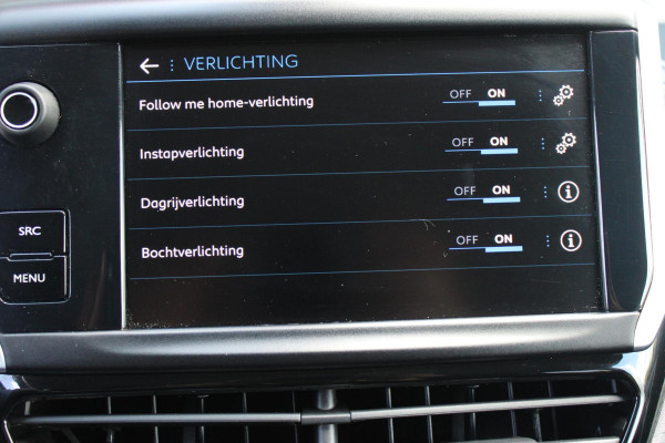 Peugeot 2008 1.2 130PK ALLURE | AFNEEMBARE TREKHAAK | APPLE CARPLAY/ANDROID AUTO | ALL SEASON BANDEN | GRIPP CONTROL | CRUISE CONTROL | CLIMATE CONTROL | LICHTMETALEN VELGEN |