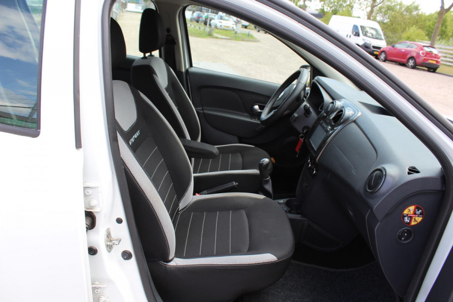 Dacia Sandero 0.9 TCe Bi-Fuel SL Stepway LPG3 1E EIG MULTIMEDIA airco cruise TREKHAAK PARKEERSENSOREN
