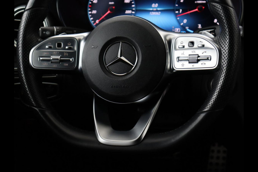 Mercedes-Benz C-Klasse 180 Business Solution AMG | Stoelverwarming | 360 Camera | Trekhaak | Digital Cockpit | Leder/Alcantara | Full LED | Navigatie | Park Assist