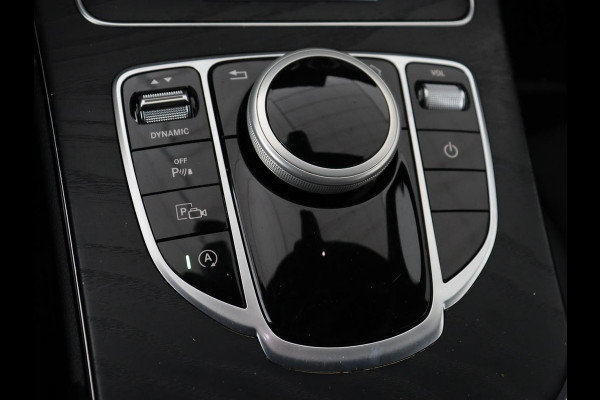 Mercedes-Benz C-Klasse 180 Business Solution AMG | Stoelverwarming | 360 Camera | Trekhaak | Digital Cockpit | Leder/Alcantara | Full LED | Navigatie | Park Assist