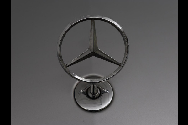 Mercedes-Benz C-Klasse 180 Business Solution AMG | Stoelverwarming | 360 Camera | Trekhaak | Digital Cockpit | Leder/Alcantara | Full LED | Navigatie | Park Assist