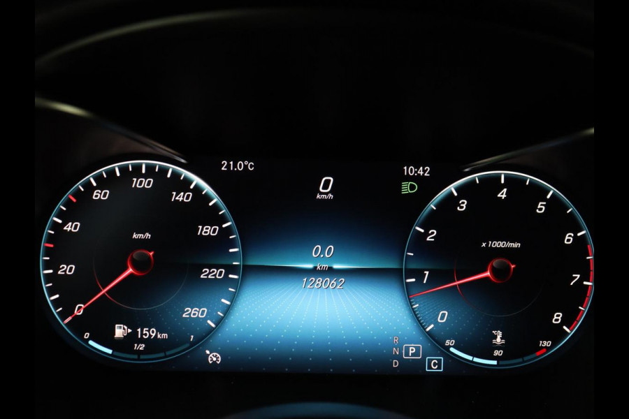 Mercedes-Benz C-Klasse 180 Business Solution AMG | Stoelverwarming | 360 Camera | Trekhaak | Digital Cockpit | Leder/Alcantara | Full LED | Navigatie | Park Assist