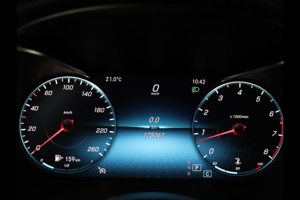 Mercedes-Benz C-Klasse 180 Business Solution AMG | Stoelverwarming | 360 Camera | Trekhaak | Digital Cockpit | Leder/Alcantara | Full LED | Navigatie | Park Assist