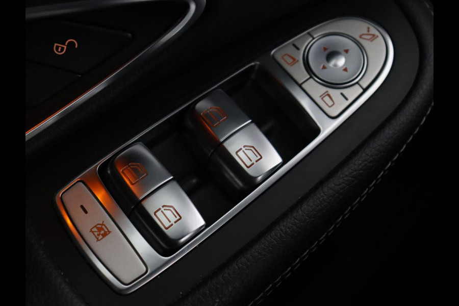 Mercedes-Benz C-Klasse 180 Business Solution AMG | Stoelverwarming | 360 Camera | Trekhaak | Digital Cockpit | Leder/Alcantara | Full LED | Navigatie | Park Assist