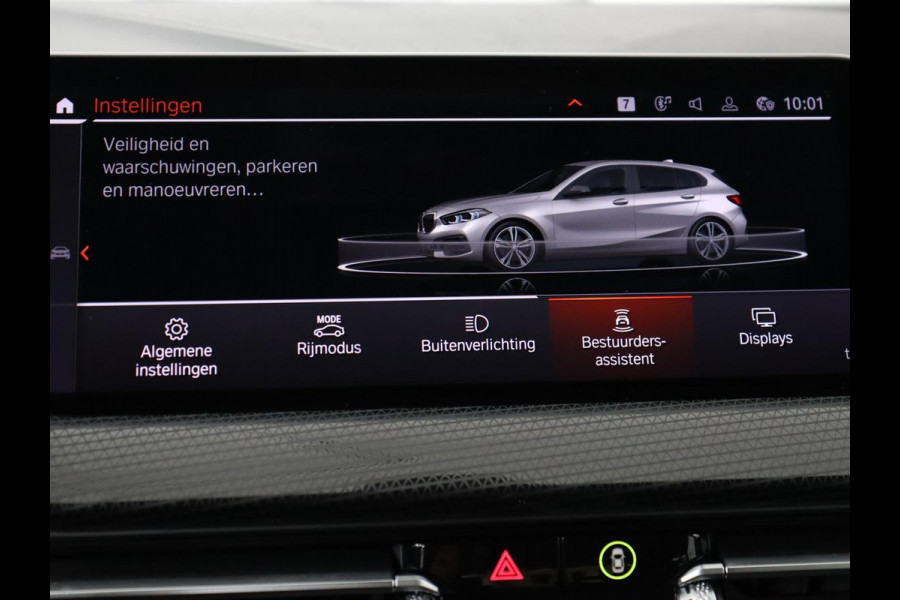 BMW 1-serie 118i Business Edition+ | Sport Line | Leder | Stoelverwarming | Carplay | Camera | Live Cockpit | Sportstoelen | Full LED | Navigatie | Climate control