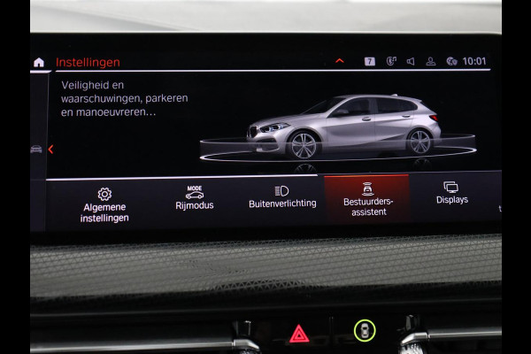 BMW 1-serie 118i Business Edition+ | Sport Line | Leder | Stoelverwarming | Carplay | Camera | Live Cockpit | Sportstoelen | Full LED | Navigatie | Climate control