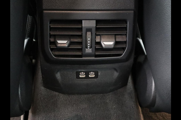 BMW 1-serie 118i Business Edition+ | Sport Line | Leder | Stoelverwarming | Carplay | Camera | Live Cockpit | Sportstoelen | Full LED | Navigatie | Climate control