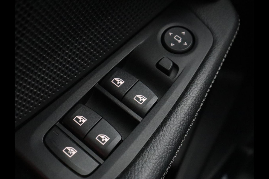 BMW 1-serie 118i Business Edition+ | Sport Line | Leder | Stoelverwarming | Carplay | Camera | Live Cockpit | Sportstoelen | Full LED | Navigatie | Climate control