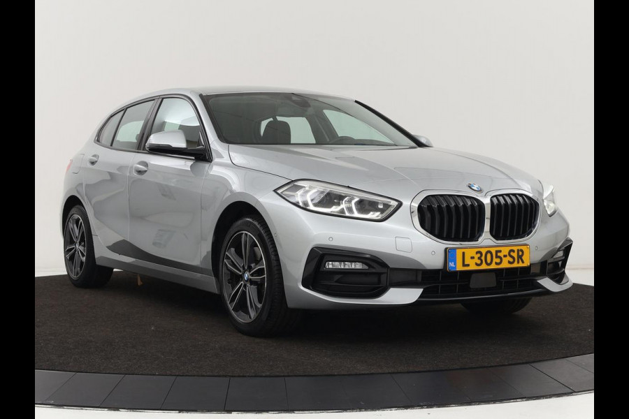 BMW 1-serie 118i Business Edition+ | Sport Line | Leder | Stoelverwarming | Carplay | Camera | Live Cockpit | Sportstoelen | Full LED | Navigatie | Climate control