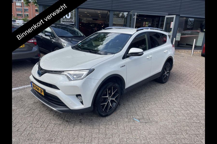 Toyota RAV4 2.5 Hybrid AWD Executive Business | 1650KG trekgewicht | Parkeersensoren | Navigatie | Afneembare Trekhaak