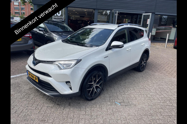 Toyota RAV4 2.5 Hybrid AWD Executive Business | 1650KG trekgewicht | Parkeersensoren | Navigatie | Afneembare Trekhaak