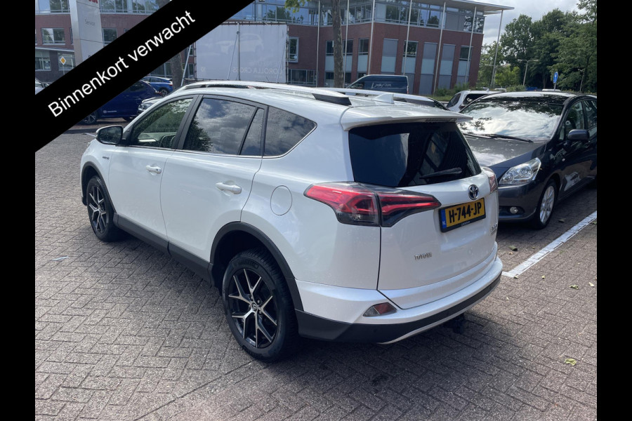 Toyota RAV4 2.5 Hybrid AWD Executive Business | 1650KG trekgewicht | Parkeersensoren | Navigatie | Afneembare Trekhaak