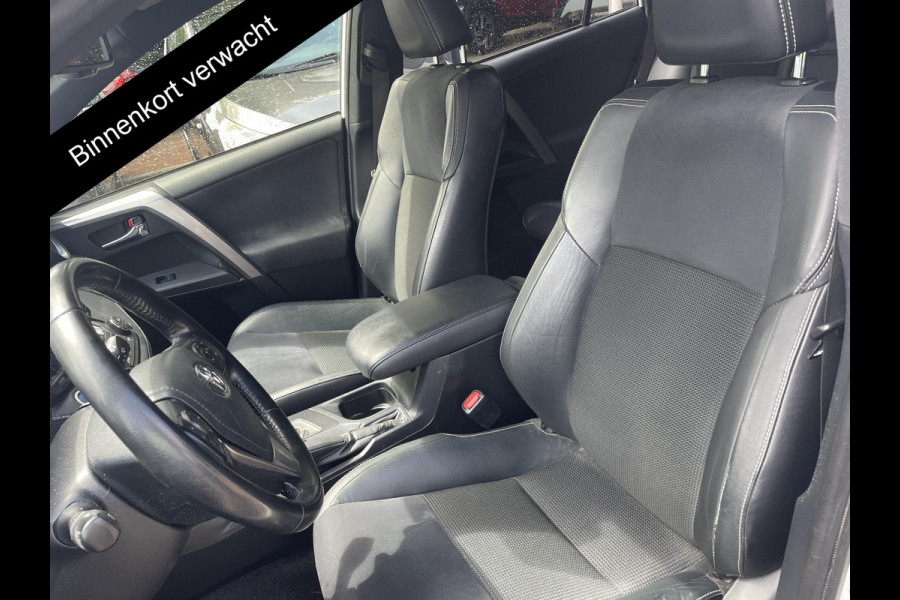 Toyota RAV4 2.5 Hybrid AWD Executive Business | 1650KG trekgewicht | Parkeersensoren | Navigatie | Afneembare Trekhaak