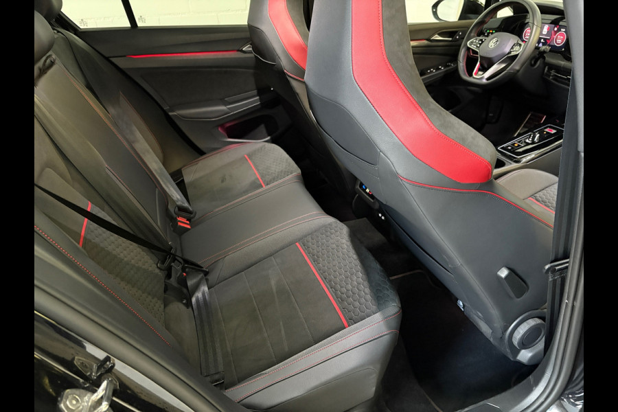 Volkswagen Golf 2.0 TSI GTI CLUBSPORT 300pk panorama