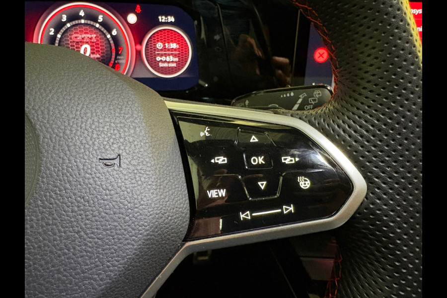 Volkswagen Golf 2.0 TSI GTI CLUBSPORT 300pk panorama