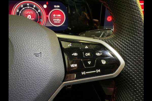 Volkswagen Golf 2.0 TSI GTI CLUBSPORT 300pk panorama